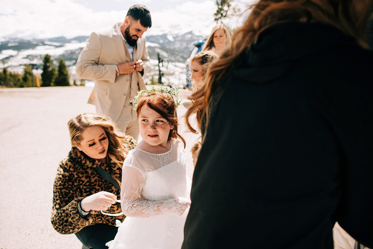 Family prepares for their Sapphire Point Overlook Elopement